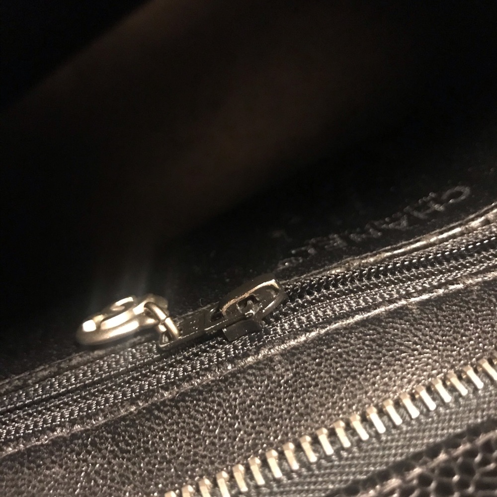 Chanel medallion - Picture 6 of 8